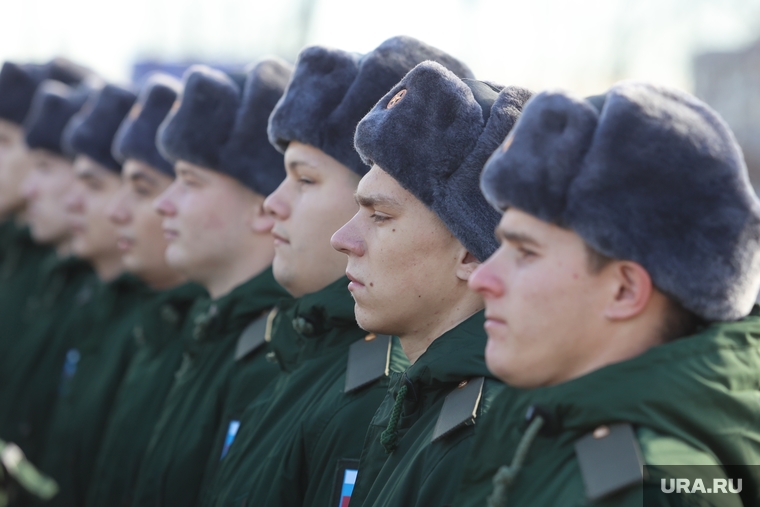 Отправка призывников. Курган , армия, солдаты, призыв, форма, строй, мобилизация