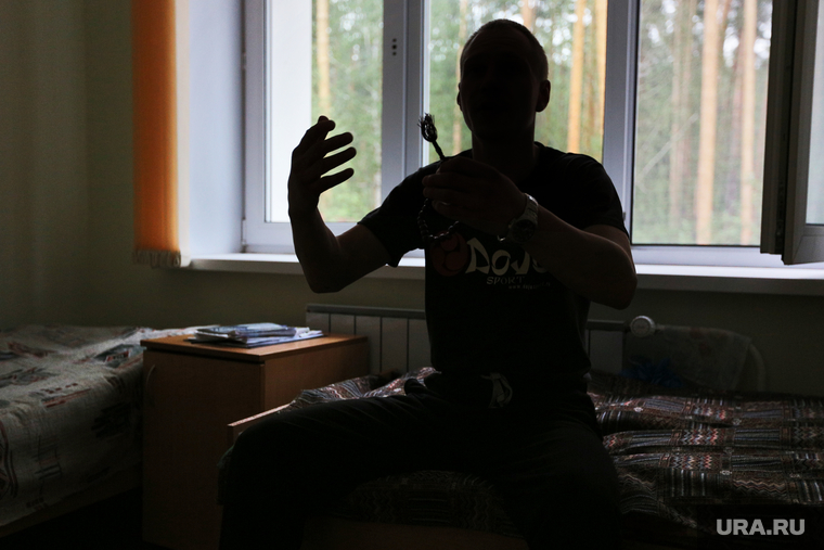 Реабилитационный центр Урал без наркотиков. Екатеринбург, наркоман, реабилитант, силуэт, инкогнито, аноним