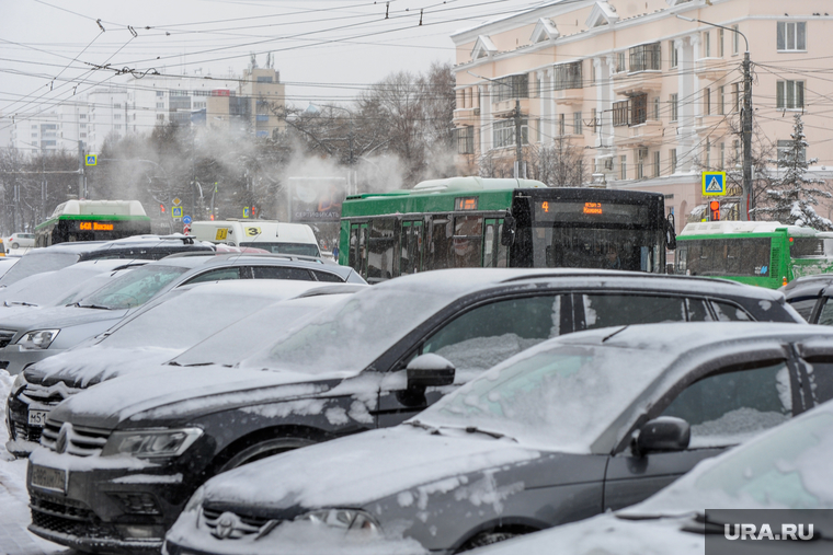 Снегопад, мороз, зима. Челябинск, снег, снегопад, зима, автобус, мороз, автотранспорт