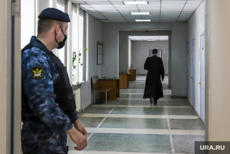 Третье судебное заседание по делу Тимофея Ради. Екатеринбург, судья, суд, пристав