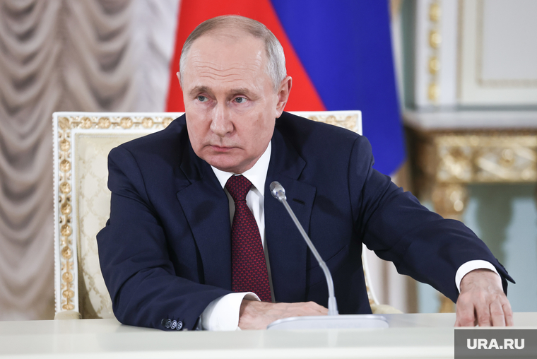Президент России Владимир Путин на итоговой пресс-конференции саммита "Россия-Африка". Санкт-Петербург, путин владимир
