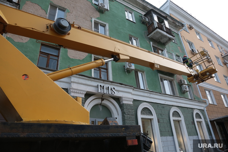 Реконструкция Комсомольского проспекта. Пермь, люлька, балкон старый, ремонт фасада, комсомольский проспект