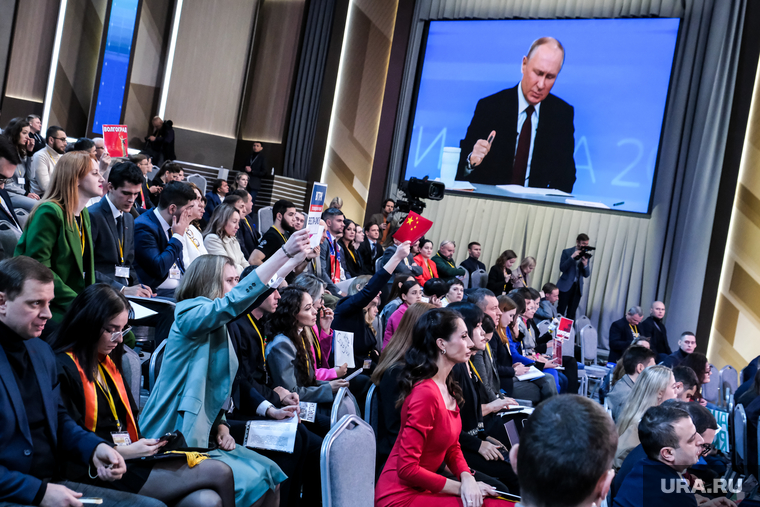Итоги года с Владимиром Путиным. Москва, владимир путин на экране