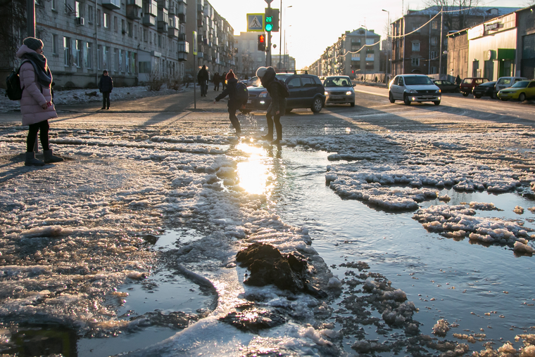 В городе масштабная коммунальная авария. Курган, коммунальная авария, потоп, прорыв водопровода, затопленные улицы