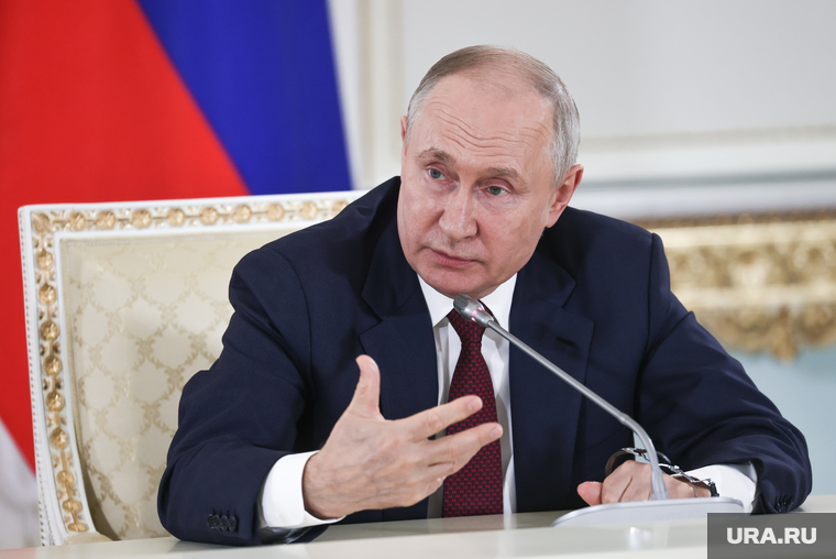 Президент России Владимир Путин на итоговой пресс-конференции саммита "Россия-Африка". Санкт-Петербург, путин владимир