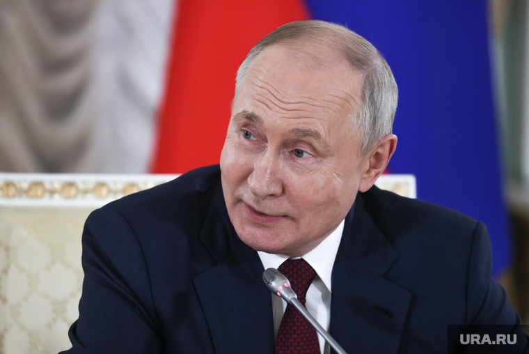 Президент России Владимир Путин на итоговой пресс-конференции саммита "Россия-Африка". Санкт-Петербург, путин владимир