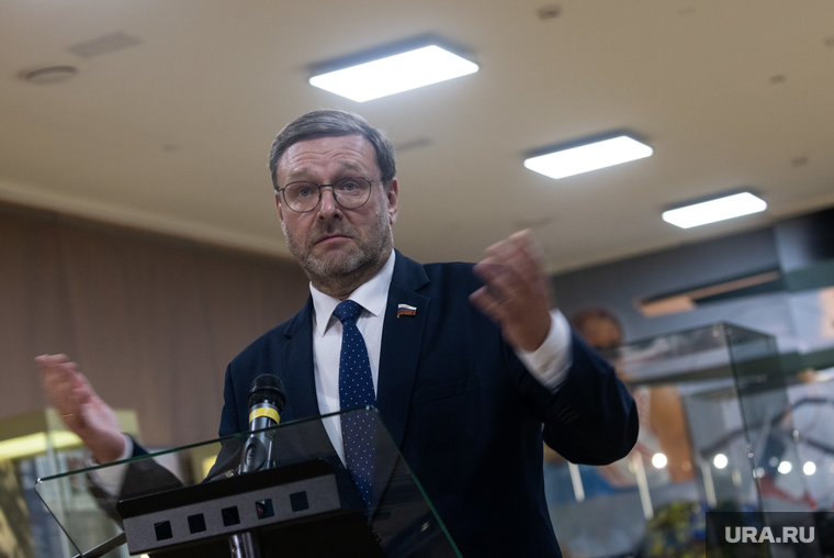 Открытие выставки "НАТО. Хроники жестокости". Москва, косачев константин