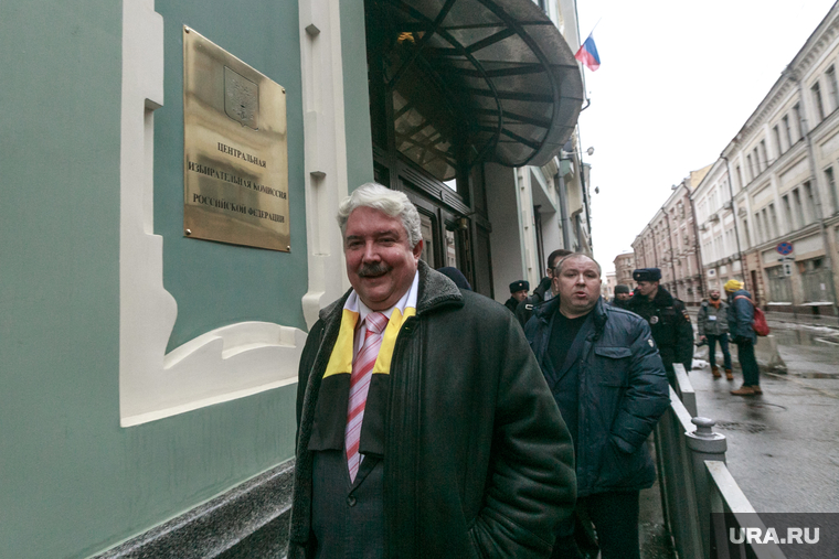Подача документов во ВЦИК Алексеем Навальным. Москва, вцик, бабурин сергей