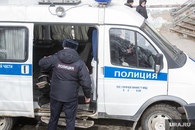 Проверка ложного минирования ул.Бригадирская 8. Пермь, происшествие, дежурная часть, ппс, полиция, 02, 112, оцепление чп
