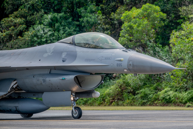 Истребитель F-16. stock, нато, сша, истребитель, f-16, ф-16, stock