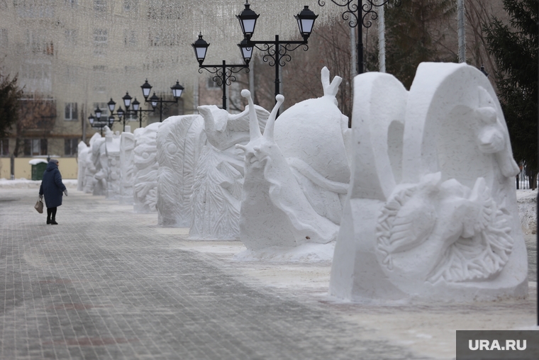 Снежные фигуры. Курган, горсад, снежные фигуры, скульптура из снега