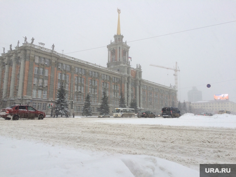 Снегопад Екатеринбург, администрация екатеринбурга, снег на дорогах