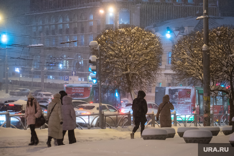 Снегопад. Екатеринбург, снег, зима, непогода, снегопад
