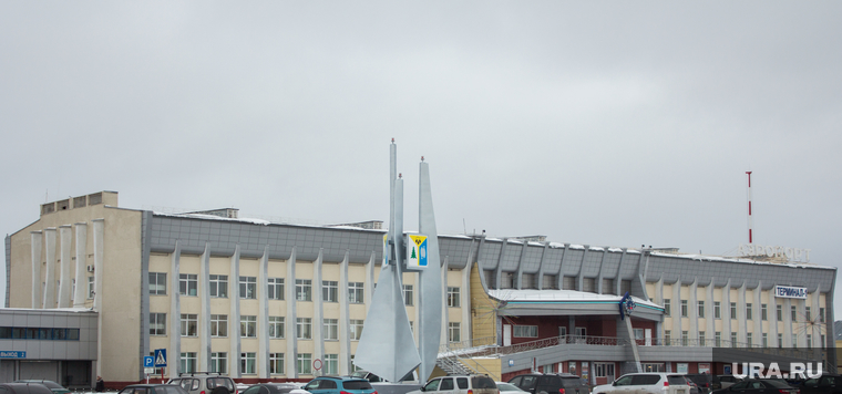 Платная парковка в аэропорту. Нижневартовск, аэропорт нижневартовск