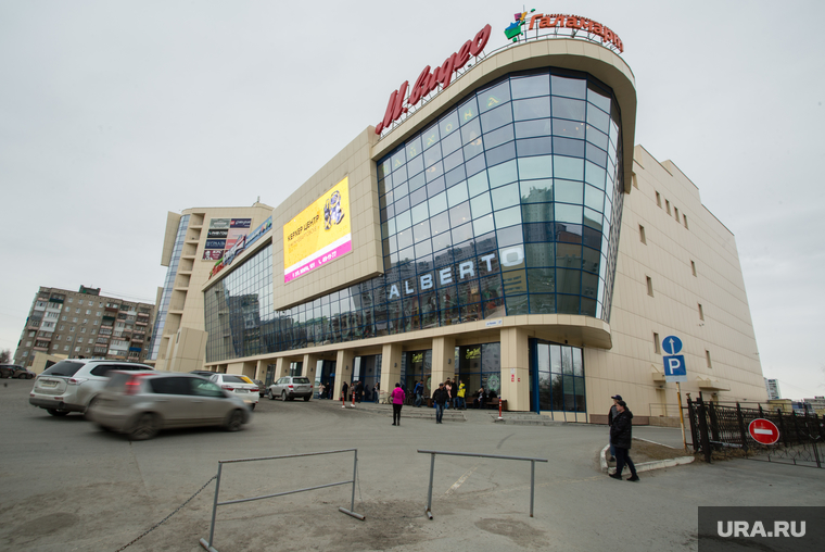 Виды города. Нижневартовск, торговый центр, европа-сити