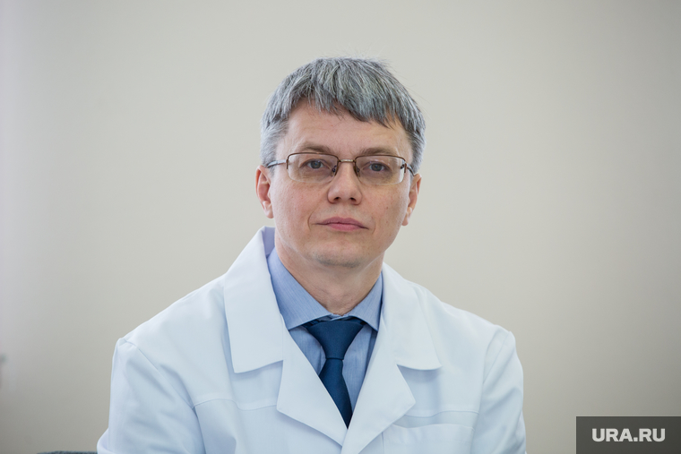 Посещение губернатором ХМАО Натальи Комаровой и представителей общественных организаций нового здания городской поликлиники №4, добровольский алексей