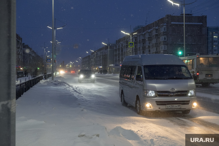 Новый Уренгой. Гимназия. Класс Газпрома. Администрация города