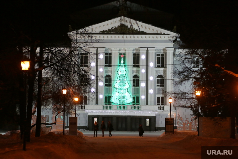 Виды города, основные здания и учреждения, памятники. Пермь, город пермь, пермский оперный театр