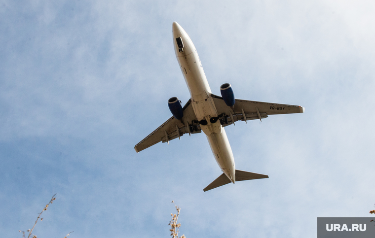 Взлет и посадка самолетов в аэропорту "Кольцово". Екатеринбург, boing 737, авиация, боинг737, самолет, vq-boy
