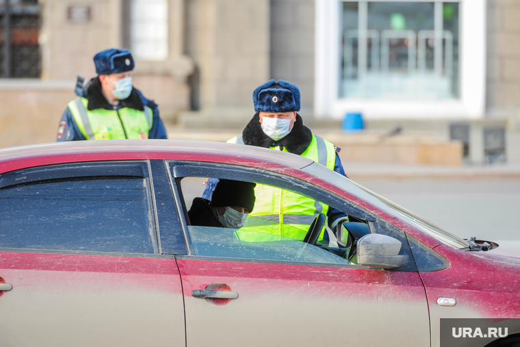 Операция «Тоннель» челябинского ГИБДД. Проводится путем сужения проезжей части и проверки водителей в целях профилактики нарушений и режима самоизоляции. Челябинск, досмотр, гаи, эпидемия, гибдд, тоннель, операция тоннель, облава