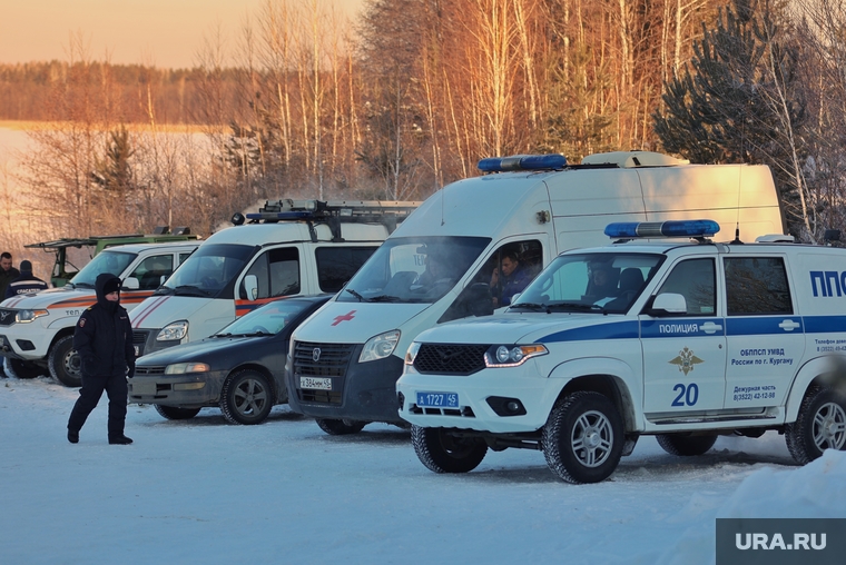 На месте дежурят представители различных ведомств