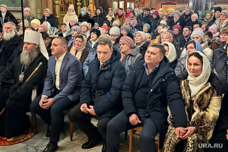 На мероприятие пришли местные VIP