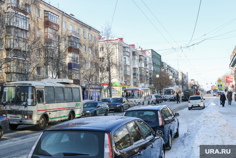 Чистка дорог от снега и льда.
Курган., пробка
