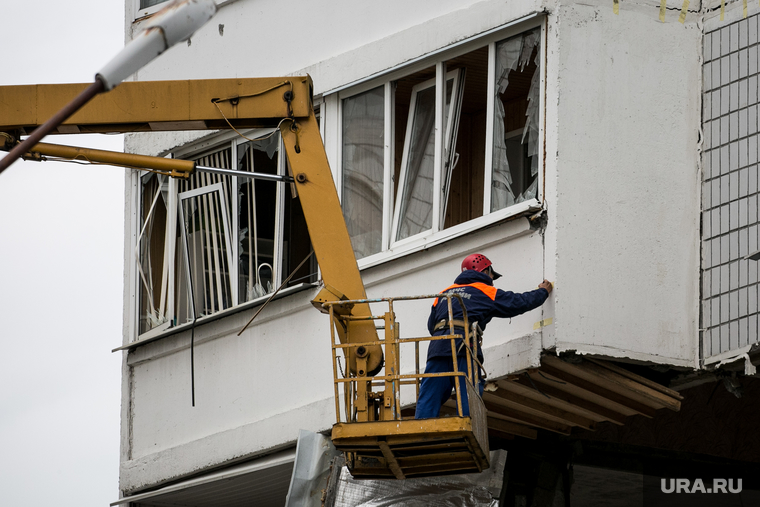 Последствия взрыва газа в доме 9А на улице 28 июня в Ногинске. Москва, мчс, газ, последствия, спасатели, струна