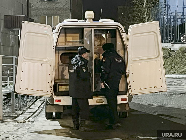 Виды города. Пермь, автозак, чп, ппс, полиция, преступление, конвойная служба полиции