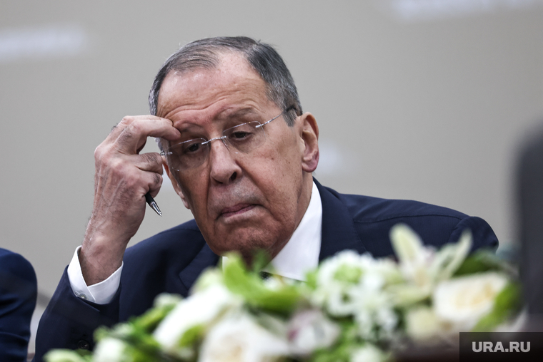 Президент России Владимир Путин и глава президентского совета Ливиии Мухаммед аль-Менфи во время двусторонней встречи. Санкт-Петербург, лавров сергей