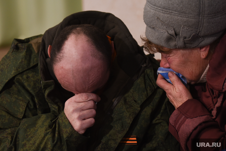 Военнослужащие ДНР вернулись из украинского плена. Встреча с родными. ДНР, пленные, военнослужащие днр