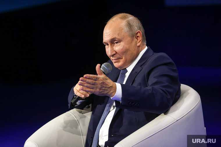 Владимир Путин на Третьей Международной олимпиаде по финансовой безопасности. Сочи, путин владимир