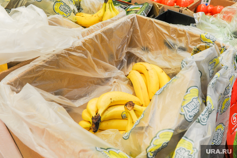 Роспотребнадзор проверяет  детский сад и магазин на соблюдение противоковидных мер. Челябинск, овощи, бананы, фрукты, супермаркет, пятерочка, магазин, продукты питания