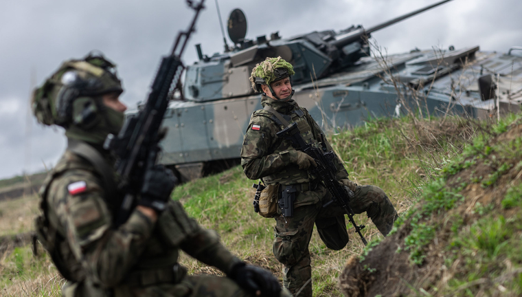 НАТО. stock, военные, нато, польша, nato, солдат, армия нато, польская армия, польский военный, поляк, stock