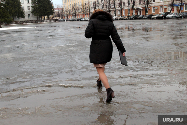 Грязь в городе
Курган, лужи, грязь в городе, мокрый снег