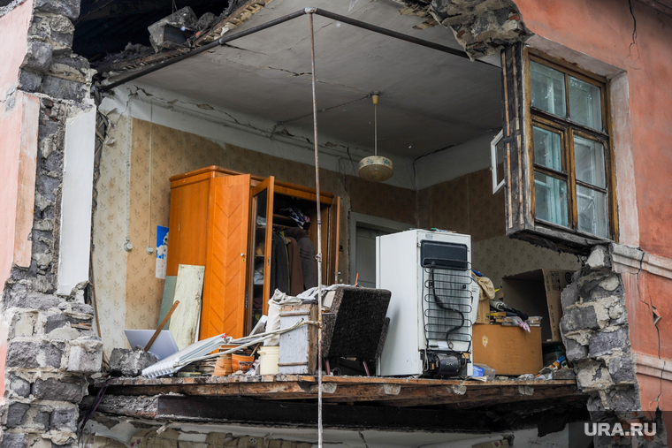 Это старое здание, в котором летом 2021 года рухнула стена после начала капработ