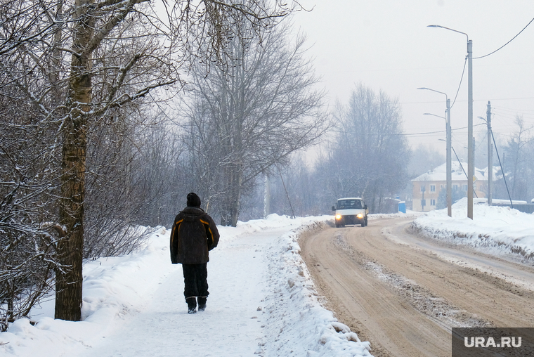 Городские зарисовки. Зима, тротуар, прохожий, мужчина, дорога, улица