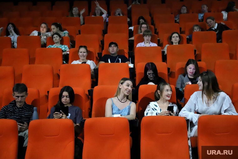 Премьера сериала "Наследие" в кинотеатре тц Пассаж. Екатеринбург, кинотеатр