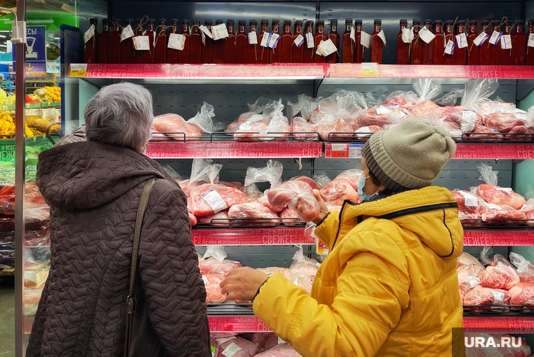 Цены на пиво и колбасы. Курган, покупатели, мясо, продуктовый магазин