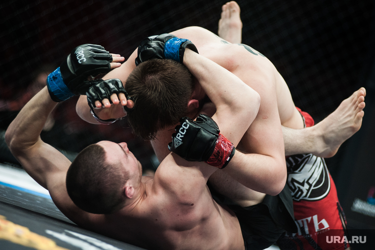 Турнир по смешанным единоборствам RCC2: Russian Cagefighting Championship в КРК "Уралец". Екатеринбург, бой, спорт, ринг, смешанные единоборства, поединок, бойцы, мма, rcc, russian cagefighting championship