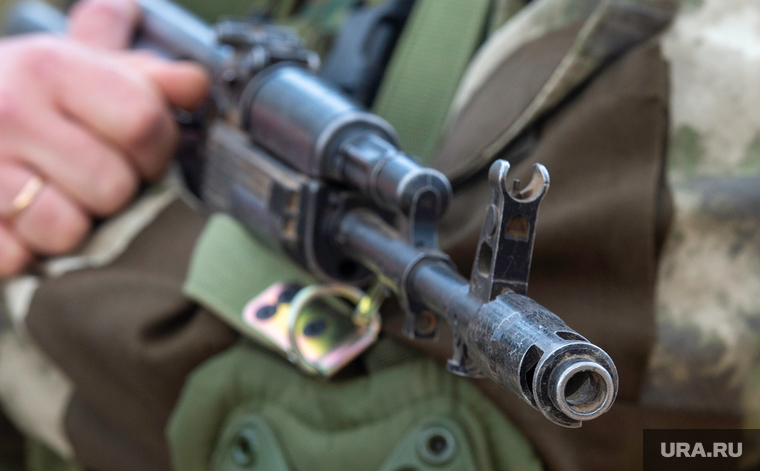 Военная подготовка к службе в зоне СВО. Центр Стрелец.Пермь, автомат калашникова, оружие, стрелки, спецназ, чвк, вс рф, сво, армия россии, штурмовики, военный