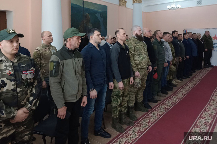 Бойцам ЧВК «Вагнер» вручили награды на торжественной церемонии в Доме офицеров