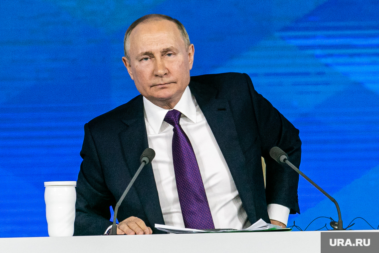 Семнадцатая ежегодная пресс-конференция президента РФ. Москва, портрет, путин владимир, топ