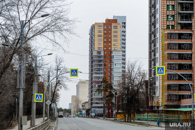 На Лесопарковой расположено 11 высотных зданий, в которых квартиры не продают, а сдают в аренду за 70 тысяч рублей в месяц