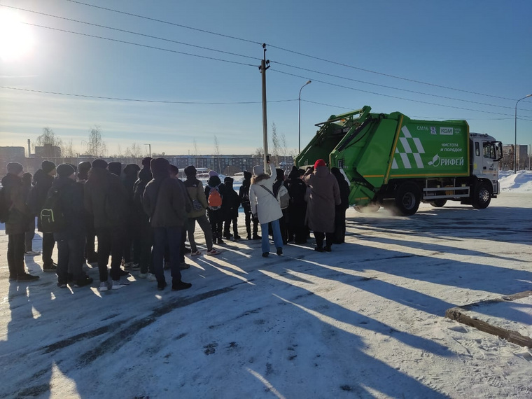 Выставку посетили студенты тагильского колледжа и воспитанники городской станции юных натуралистов