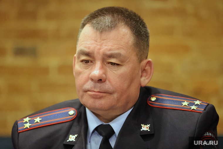 Пресс-завтрак начальника «Южный Урал» Владимира Муравьева и начальника УГИБДД УМВД России по Курганской области Михаила Чебыкина. Курган, чебыкин михаил