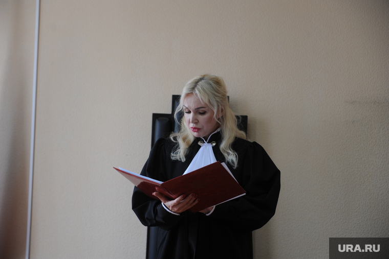 Слова судьи Ирины Шершиковой оказались неожиданными для подсудимой, которая пришла на заседание с вещами