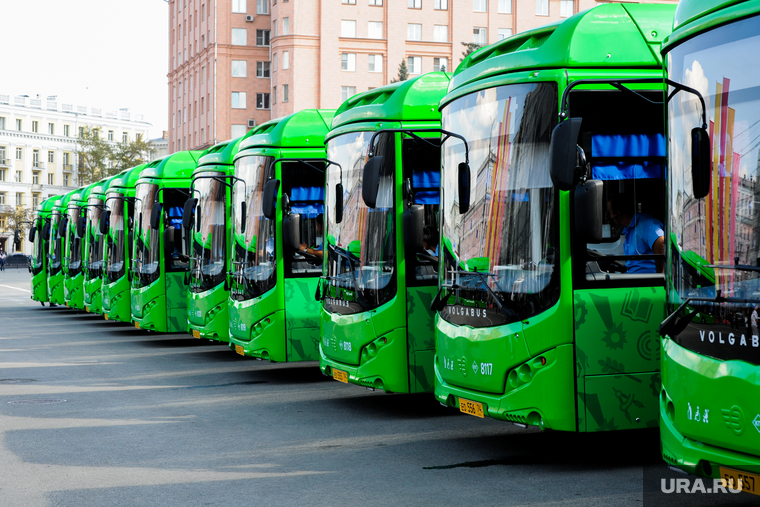 Алексею Текслеру представили новые автобусы. Челябинск, общественный транспорт, городской транспорт, новые автобусы