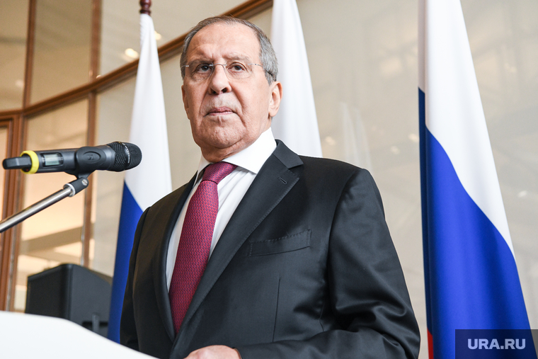 Пресс-подход к главе МИД РФ Сергею Лаврову в штаб-квартире РМК. Екатеринбург, топ, лавров сергей