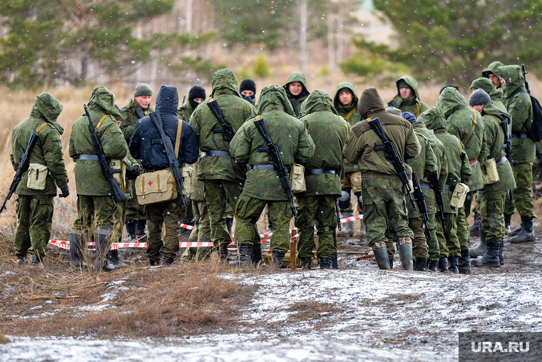 Боевое слаживание мобилизованных на Чебаркульском полигоне ЦВО. Челябинская область, учения, армия, военные, солдаты, оружие, вооружение, война, бойцы, боевые действия, полигон, сво, боевое слаживание